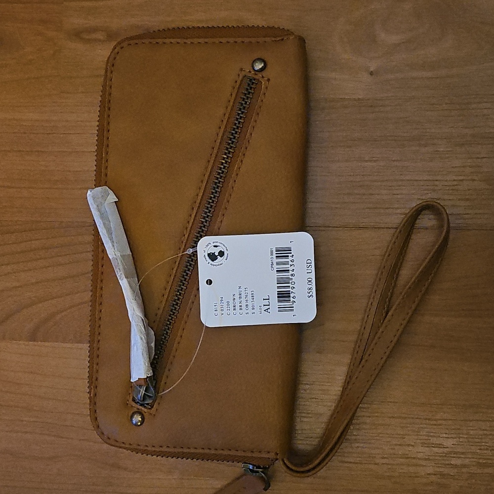 Free People Distressed Vegan Wallet in Tan•NWT! - Picture 10 of 10